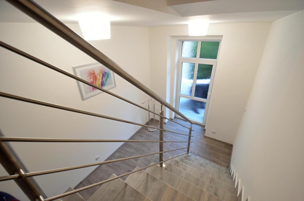 Apartmany Jizdarenska كارلوفي فاري المظهر الخارجي الصورة