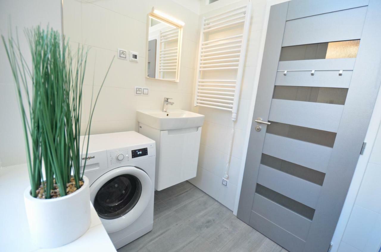 Apartmany Jizdarenska كارلوفي فاري المظهر الخارجي الصورة